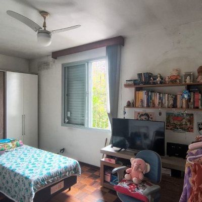 Casa Residencial com 98m², 2 quartos, 1 garagem, no bairro Capoeiras em Florianópolis