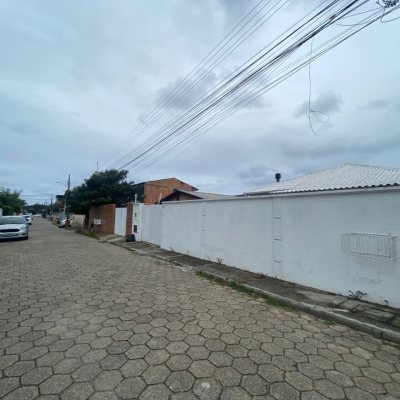 Casa Residencial com 250m², 4 quartos, 1 suíte, 4 garagens, no bairro Ingleses do Rio Vermelho em Florianópolis