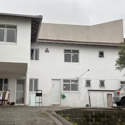 Casa Residencial com 124m², 4 quartos, 3 garagens, no bairro Areias em São José