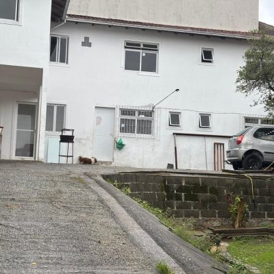 Casa Residencial com 124m², 4 quartos, 3 garagens, no bairro Areias em São José