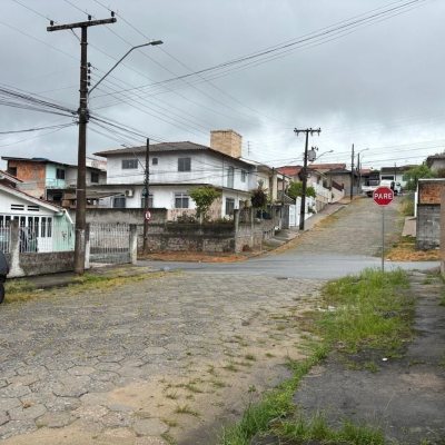 Casa Residencial com 124m², 4 quartos, 3 garagens, no bairro Areias em São José