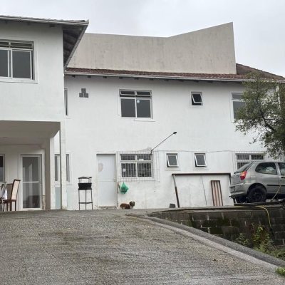 Casa Residencial com 124m², 4 quartos, 3 garagens, no bairro Areias em São José