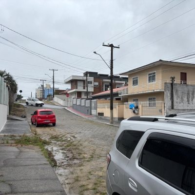 Casa Residencial com 124m², 4 quartos, 3 garagens, no bairro Areias em São José