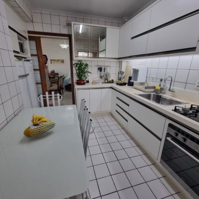 Apartamentos com 100m², 3 quartos, 1 suíte, 1 garagem, no bairro Capoeiras em Florianópolis