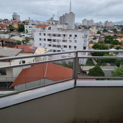 Apartamentos com 100m², 3 quartos, 1 suíte, 1 garagem, no bairro Capoeiras em Florianópolis