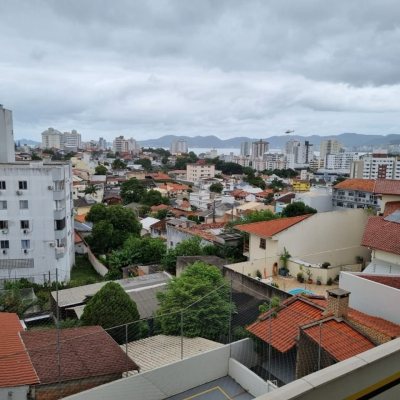Apartamentos com 100m², 3 quartos, 1 suíte, 1 garagem, no bairro Capoeiras em Florianópolis