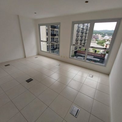 Sala com 35m², 1 garagem, no bairro Trindade em Florianópolis