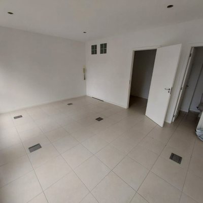 Sala com 35m², 1 garagem, no bairro Trindade em Florianópolis