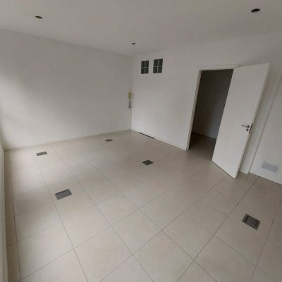 Sala com 35m², 1 garagem, no bairro Trindade em Florianópolis