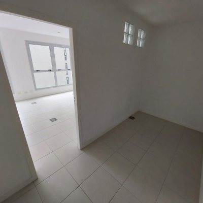 Sala com 35m², 1 garagem, no bairro Trindade em Florianópolis