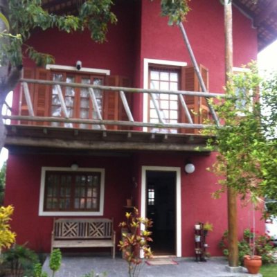 Sobrado Residencial com 144m², 3 quartos, 2 garagens, no bairro São João Do Rio Vermelho em Florianópolis