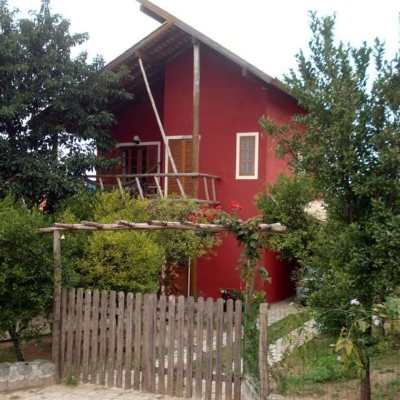 Sobrado Residencial com 144m², 3 quartos, 2 garagens, no bairro São João Do Rio Vermelho em Florianópolis