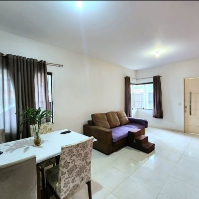 Casa Residencial com 112m², 2 quartos (sendo 1 suíte), 5 garagens, no bairro São Sebastião em Palhoça