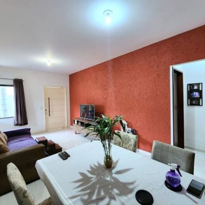 Casa Residencial com 112m², 2 quartos (sendo 1 suíte), 5 garagens, no bairro São Sebastião em Palhoça