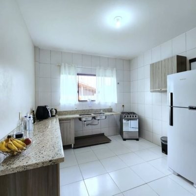 Casa Residencial com 112m², 2 quartos (sendo 1 suíte), 5 garagens, no bairro São Sebastião em Palhoça