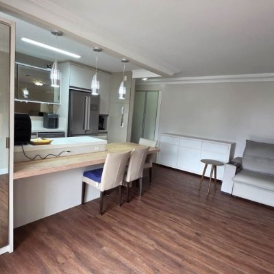 Apartamentos com 89m², 3 quartos, 1 suíte, 2 garagens, no bairro Centro em Florianópolis
