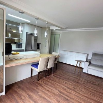 Apartamentos com 89m², 3 quartos, 1 suíte, 2 garagens, no bairro Centro em Florianópolis