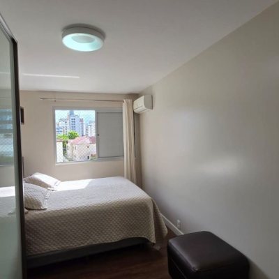 Apartamentos com 89m², 3 quartos, 1 suíte, 2 garagens, no bairro Centro em Florianópolis