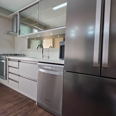 Apartamentos com 89m², 3 quartos, 1 suíte, 2 garagens, no bairro Centro em Florianópolis