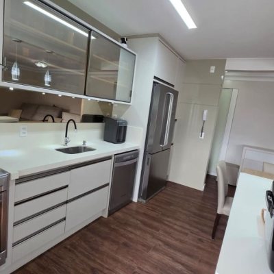 Apartamentos com 89m², 3 quartos, 1 suíte, 2 garagens, no bairro Centro em Florianópolis