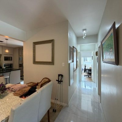 Apartamentos com 102m², 3 quartos, 1 garagem, no bairro Centro em Florianópolis