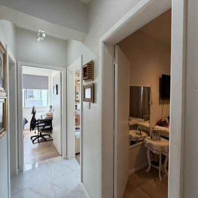 Apartamentos com 102m², 3 quartos, 1 garagem, no bairro Centro em Florianópolis