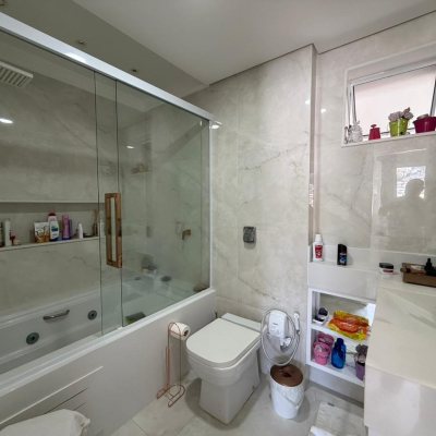 Apartamentos com 102m², 3 quartos, 1 garagem, no bairro Centro em Florianópolis