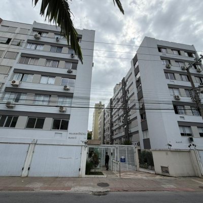 Apartamentos com 102m², 3 quartos, 1 garagem, no bairro Centro em Florianópolis