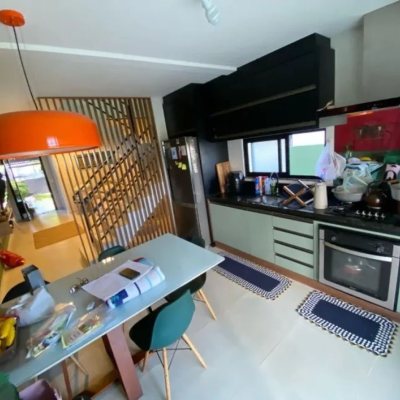 Casa Residencial com 97m², 2 quartos, 1 suíte, 1 garagem, no bairro São João Do Rio Vermelho em Florianopolis