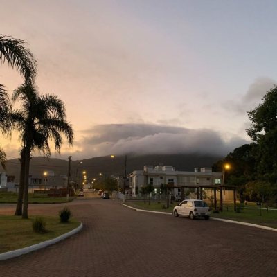 Casa Residencial com 97m², 2 quartos, 1 suíte, 1 garagem, no bairro São João Do Rio Vermelho em Florianopolis