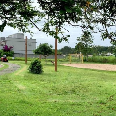 Casa Residencial com 97m², 2 quartos, 1 suíte, 1 garagem, no bairro São João Do Rio Vermelho em Florianopolis