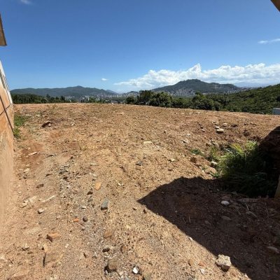 Terrenos Residenciais com 3662m², no bairro João Paulo em Florianópolis