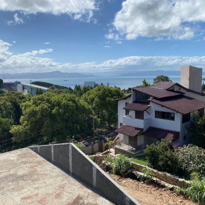 Terrenos Residenciais com 3662m², no bairro João Paulo em Florianópolis