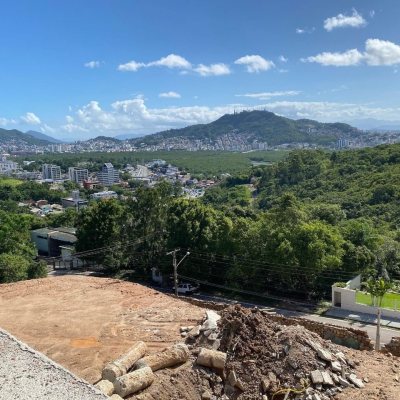 Terrenos Residenciais com 3662m², no bairro João Paulo em Florianópolis