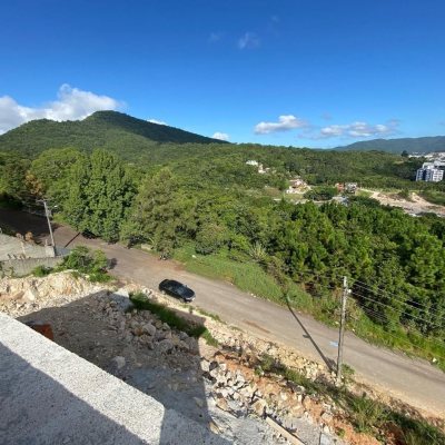 Terrenos Residenciais com 3662m², no bairro João Paulo em Florianópolis