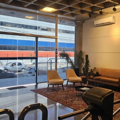 Studio Residencial com 36m², 1 quarto, 1 garagem, no bairro Agronômica em Florianópolis