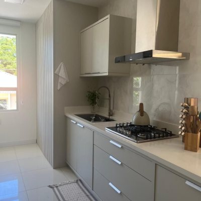 Casa Residencial com 300m², 3 quartos (sendo 1 suíte), 5 garagens, no bairro Bom Abrigo em Florianópolis