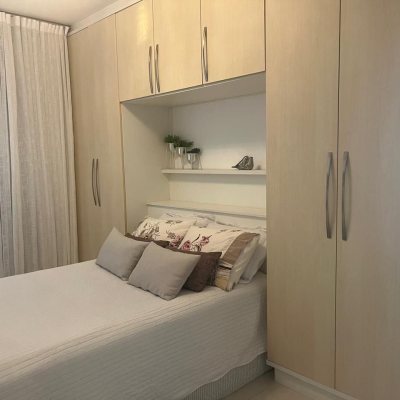 Casa Residencial com 300m², 3 quartos (sendo 1 suíte), 5 garagens, no bairro Bom Abrigo em Florianópolis