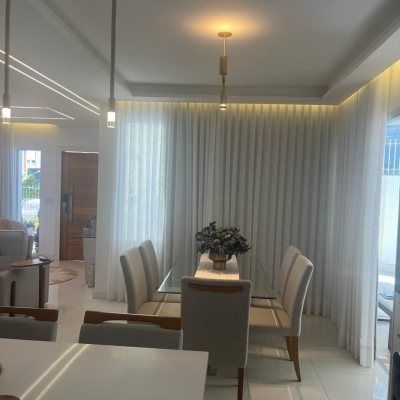 Casa Residencial com 300m², 3 quartos (sendo 1 suíte), 5 garagens, no bairro Bom Abrigo em Florianópolis