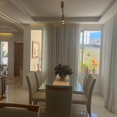 Casa Residencial com 300m², 3 quartos (sendo 1 suíte), 5 garagens, no bairro Bom Abrigo em Florianópolis