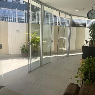 Casa Residencial com 300m², 3 quartos (sendo 1 suíte), 5 garagens, no bairro Bom Abrigo em Florianópolis