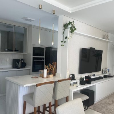 Casa Residencial com 300m², 3 quartos (sendo 1 suíte), 5 garagens, no bairro Bom Abrigo em Florianópolis