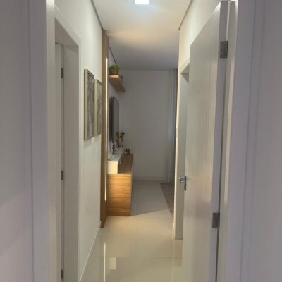 Casa Residencial com 300m², 3 quartos (sendo 1 suíte), 5 garagens, no bairro Bom Abrigo em Florianópolis