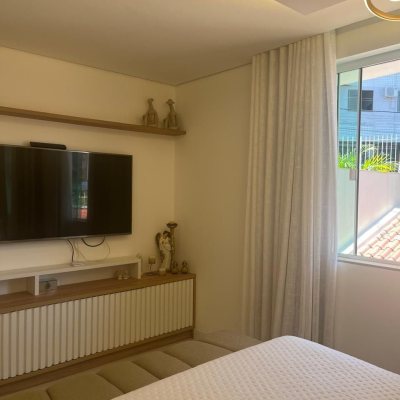 Casa Residencial com 300m², 3 quartos (sendo 1 suíte), 5 garagens, no bairro Bom Abrigo em Florianópolis