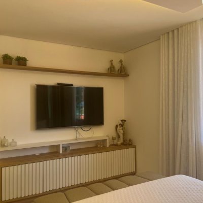 Casa Residencial com 300m², 3 quartos (sendo 1 suíte), 5 garagens, no bairro Bom Abrigo em Florianópolis