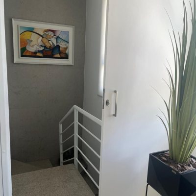 Casa Residencial com 300m², 3 quartos (sendo 1 suíte), 5 garagens, no bairro Bom Abrigo em Florianópolis