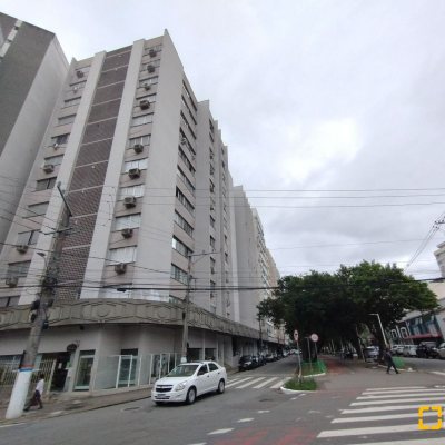 Apartamentos com 51m², 1 quarto, 1 garagem, no bairro Centro em Florianópolis