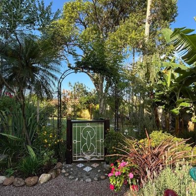 Casa Residencial com 228m², 3 quartos, 1 suíte, 2 garagens, no bairro Sambaqui em Florianópolis