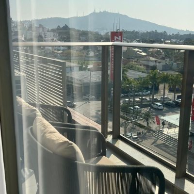 Apartamentos com 75m², 2 quartos, 1 suíte, 1 garagem, no bairro Córrego Grande em Florianópolis