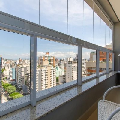 Apartamentos com 46m², 1 quarto, 1 garagem, no bairro Centro em Florianópolis
